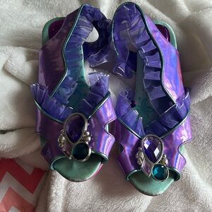 Costume shoes